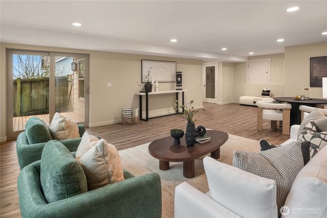 3042 SW Manning Street, Seattle, WA 98126