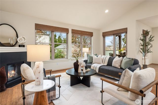 3042 SW Manning Street, Seattle, WA 98126