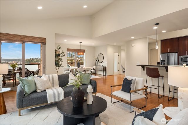 3042 SW Manning Street, Seattle, WA 98126