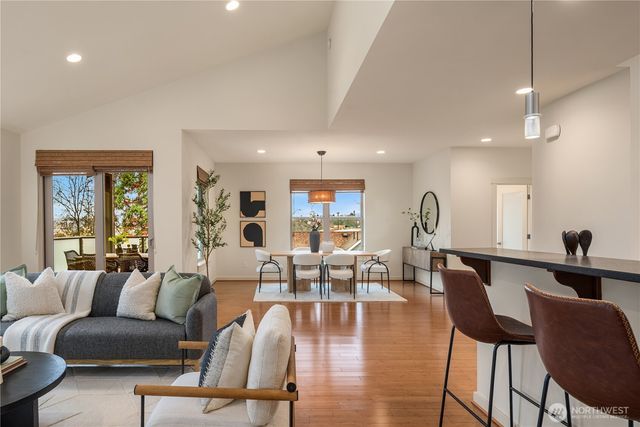 3042 SW Manning Street, Seattle, WA 98126