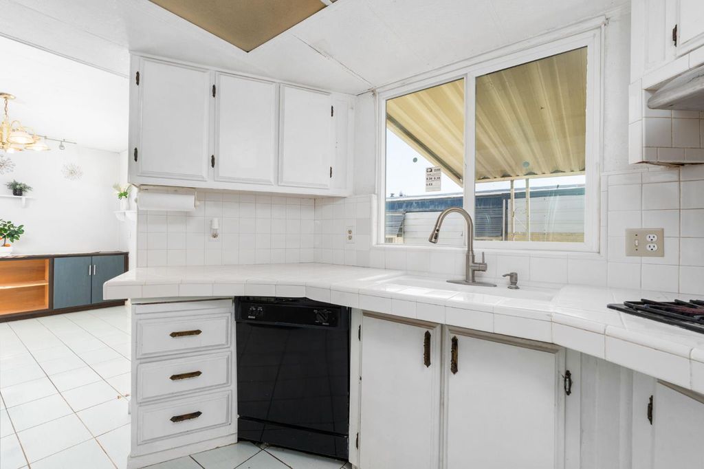 Image 15 of property listing at 336 E Alluvial Avenue # 126, Fresno, CA 93720