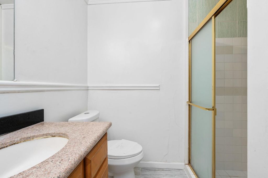 Image 19 of property listing at 336 E Alluvial Avenue # 126, Fresno, CA 93720