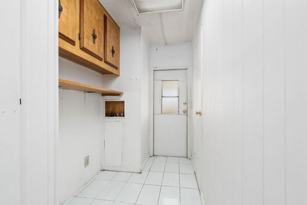 Image 25 of property listing at 336 E Alluvial Avenue # 126, Fresno, CA 93720