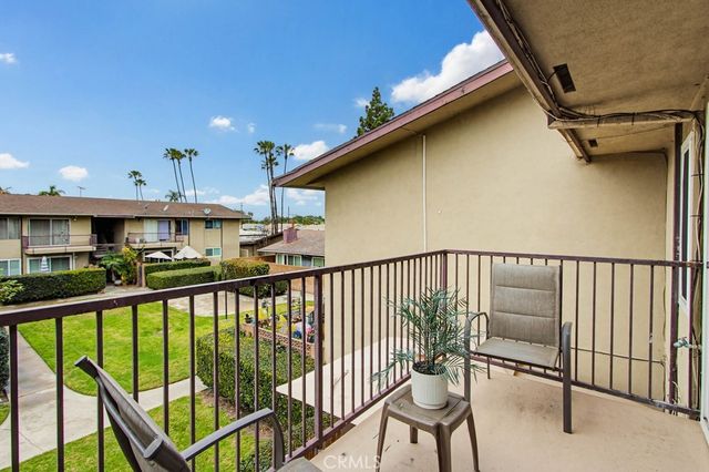 1860 W Glenoaks L, Anaheim, CA 92801