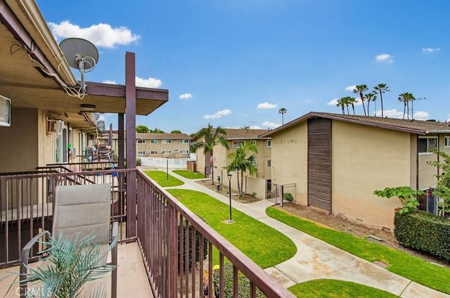 1860 W Glenoaks L, Anaheim, CA 92801
