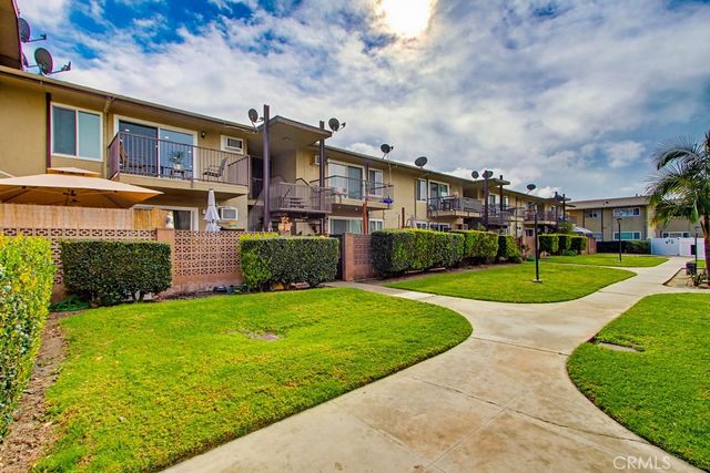 1860 W Glenoaks L, Anaheim, CA 92801