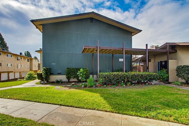1860 W Glenoaks L, Anaheim, CA 92801