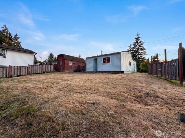 7507 Lower Ridge Road, Everett, WA 98203