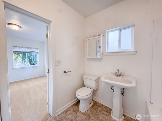 7507 Lower Ridge Road, Everett, WA 98203