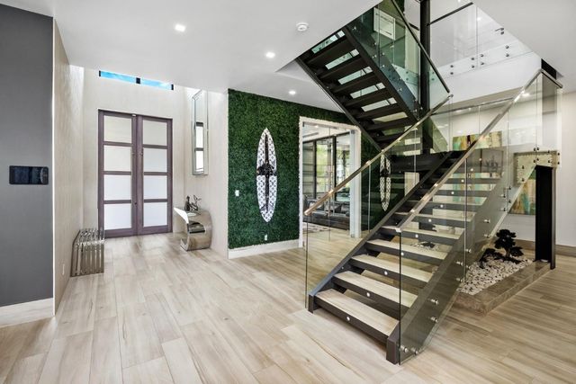 2437 Delmar Place, Fort Lauderdale, FL 33301