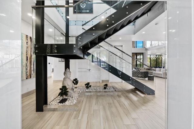 2437 Delmar Place, Fort Lauderdale, FL 33301