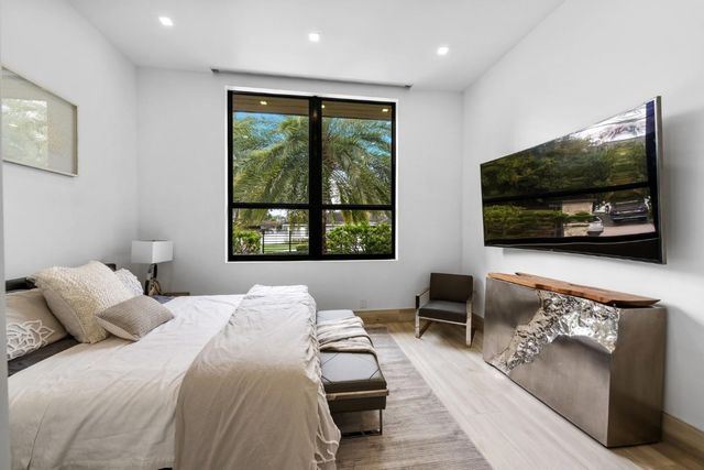 2437 Delmar Place, Fort Lauderdale, FL 33301