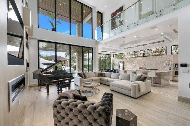 2437 Delmar Place, Fort Lauderdale, FL 33301