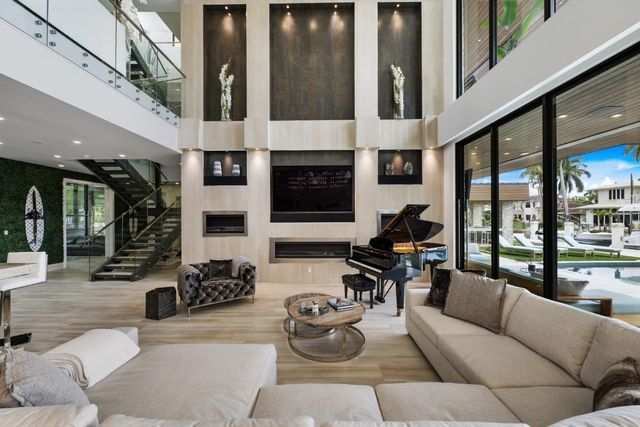 2437 Delmar Place, Fort Lauderdale, FL 33301