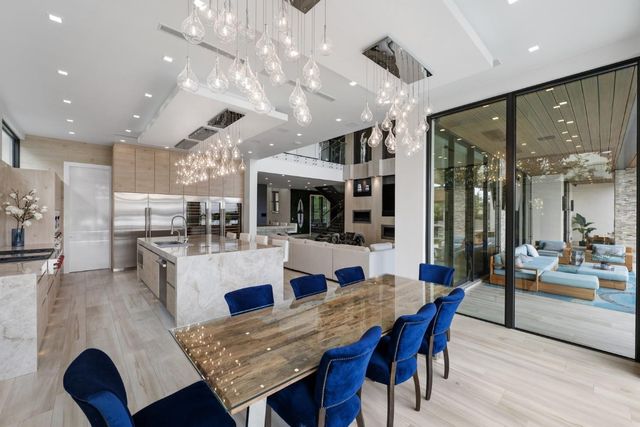 2437 Delmar Place, Fort Lauderdale, FL 33301