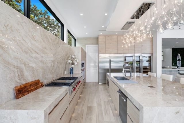 2437 Delmar Place, Fort Lauderdale, FL 33301