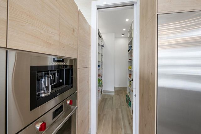 2437 Delmar Place, Fort Lauderdale, FL 33301