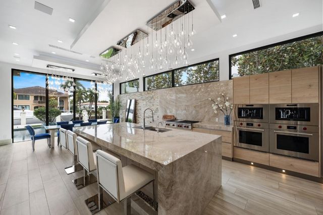 2437 Delmar Place, Fort Lauderdale, FL 33301