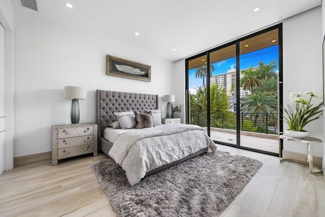 2437 Delmar Place, Fort Lauderdale, FL 33301