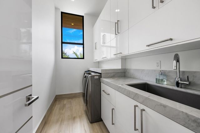 2437 Delmar Place, Fort Lauderdale, FL 33301