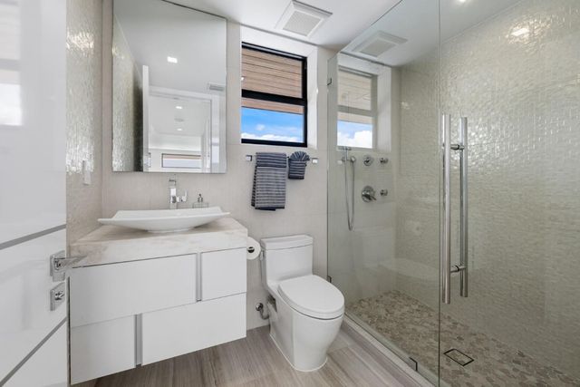 2437 Delmar Place, Fort Lauderdale, FL 33301