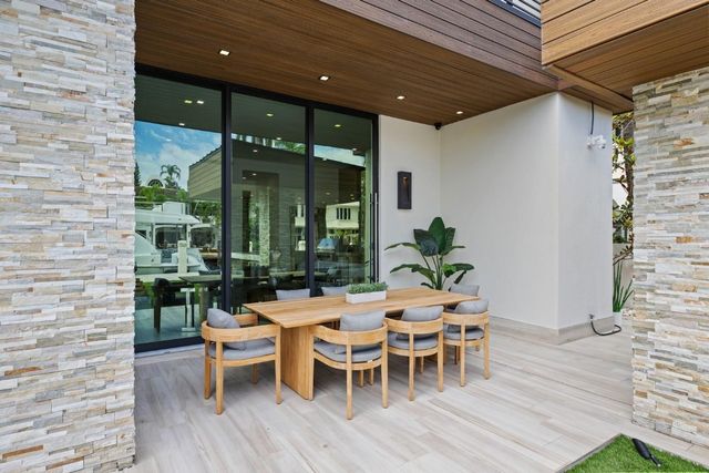 2437 Delmar Place, Fort Lauderdale, FL 33301