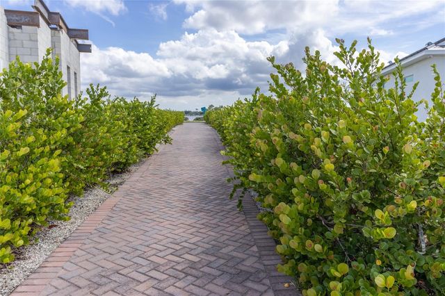 1922 6TH ST E, Palmetto, FL 34221