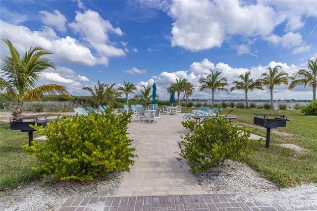 1922 6TH ST E, Palmetto, FL 34221