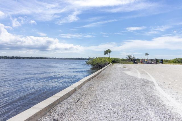 1922 6TH ST E, Palmetto, FL 34221