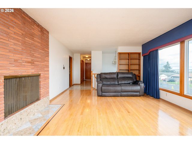 12340 Ne ROSE Pkwy, Portland, OR 97230