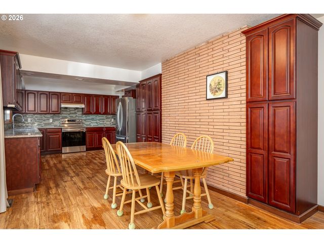 12340 Ne ROSE Pkwy, Portland, OR 97230