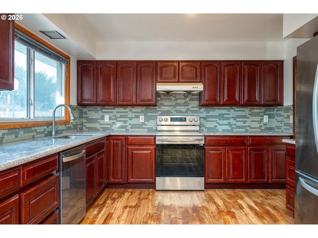 12340 Ne ROSE Pkwy, Portland, OR 97230