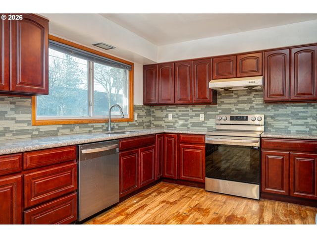 12340 Ne ROSE Pkwy, Portland, OR 97230