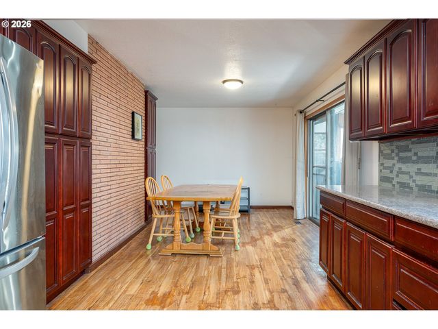 12340 Ne ROSE Pkwy, Portland, OR 97230