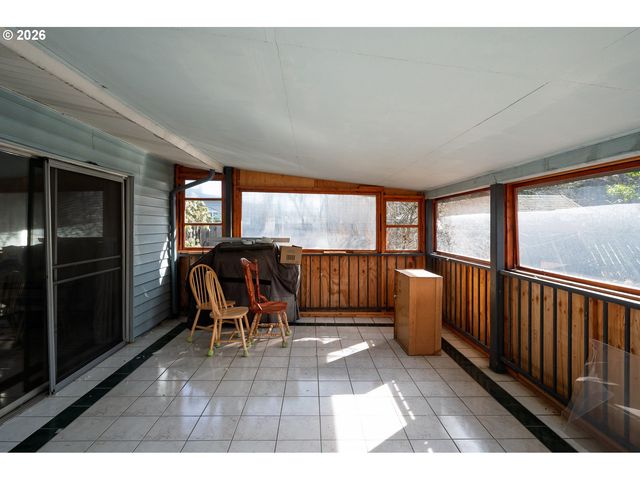 12340 Ne ROSE Pkwy, Portland, OR 97230