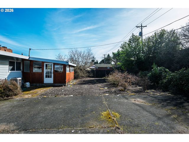 12340 Ne ROSE Pkwy, Portland, OR 97230