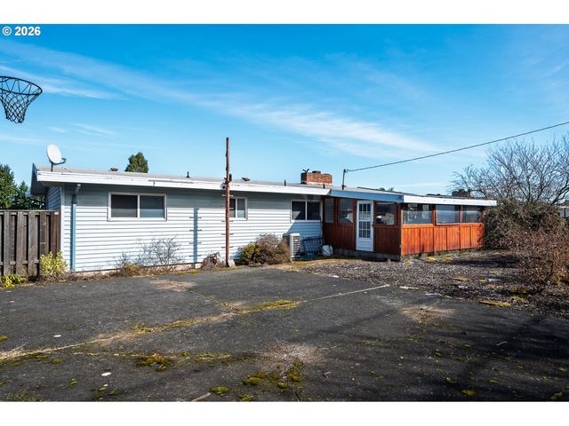 12340 Ne ROSE Pkwy, Portland, OR 97230