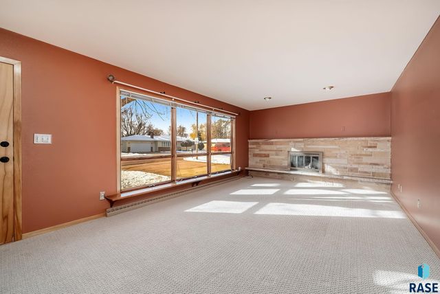 6204 W 10th St Street, Sioux Falls, SD 57107