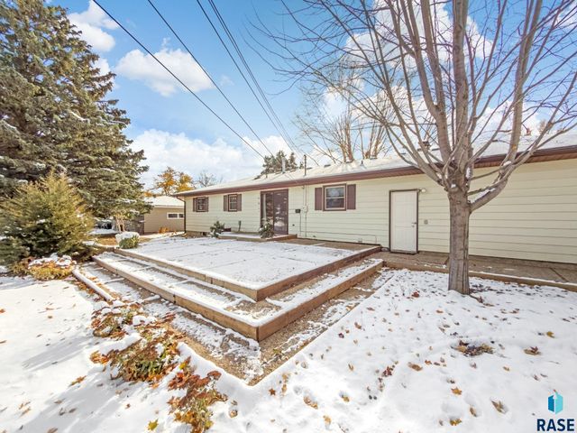 6204 W 10th St Street, Sioux Falls, SD 57107