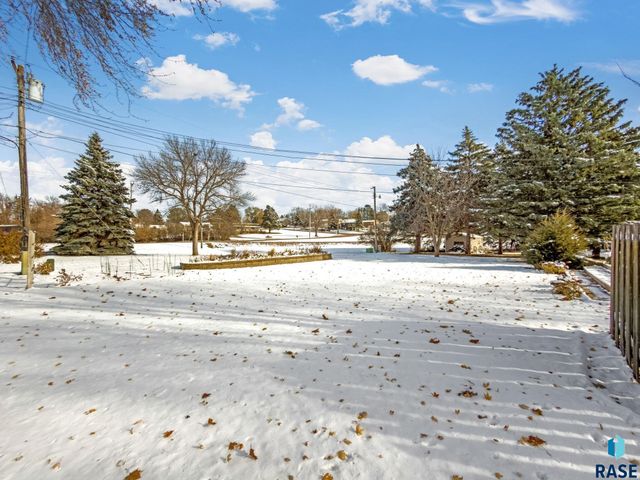 6204 W 10th St Street, Sioux Falls, SD 57107