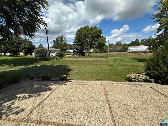 6204 W 10th St Street, Sioux Falls, SD 57107