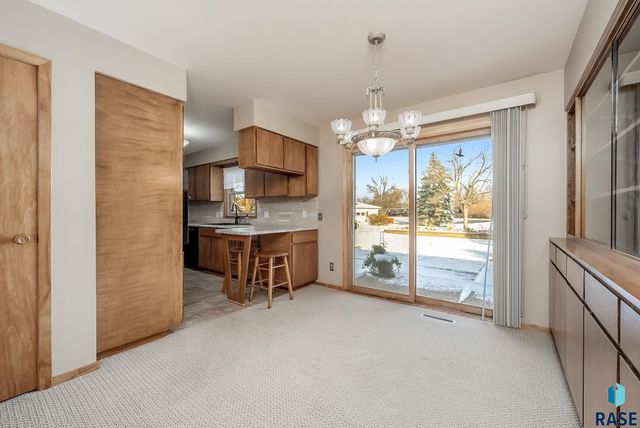 6204 W 10th St Street, Sioux Falls, SD 57107