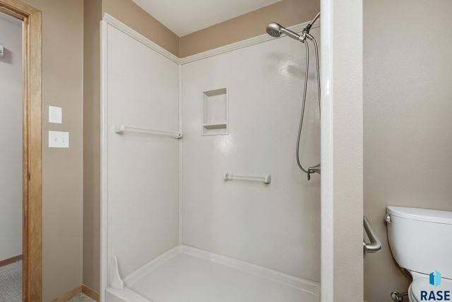 6204 W 10th St Street, Sioux Falls, SD 57107