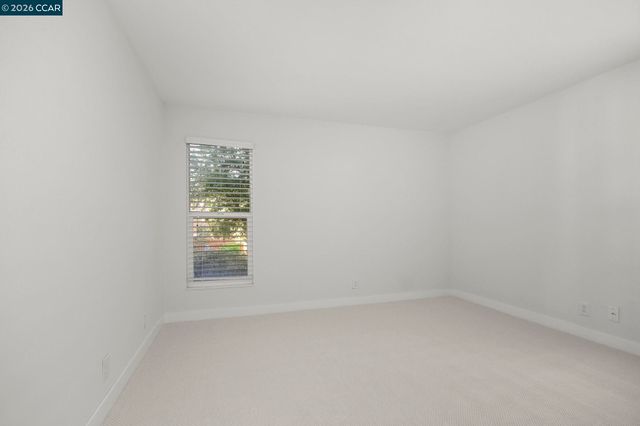 651 Moraga Rd 13, Moraga, CA 94556