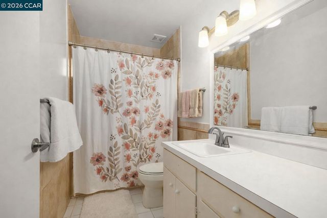 651 Moraga Rd 13, Moraga, CA 94556