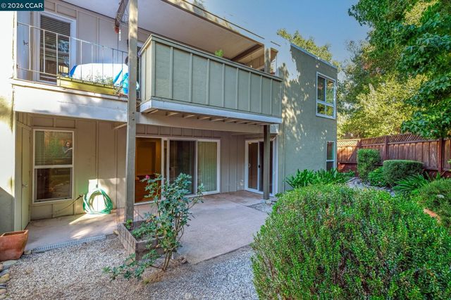 651 Moraga Rd 13, Moraga, CA 94556