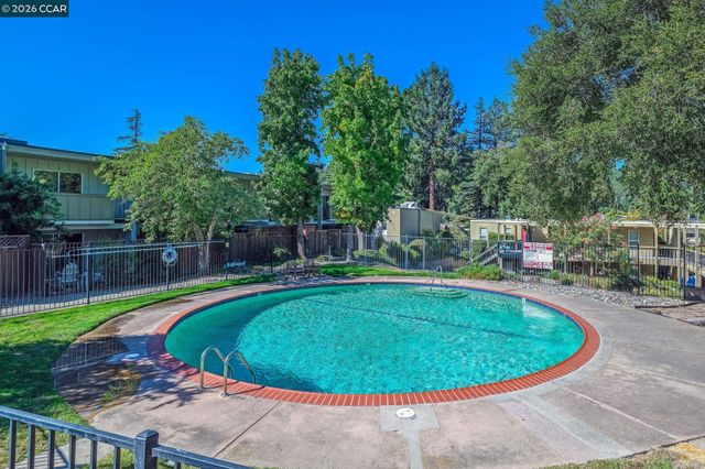 651 Moraga Rd 13, Moraga, CA 94556