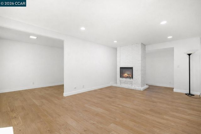 651 Moraga Rd 13, Moraga, CA 94556