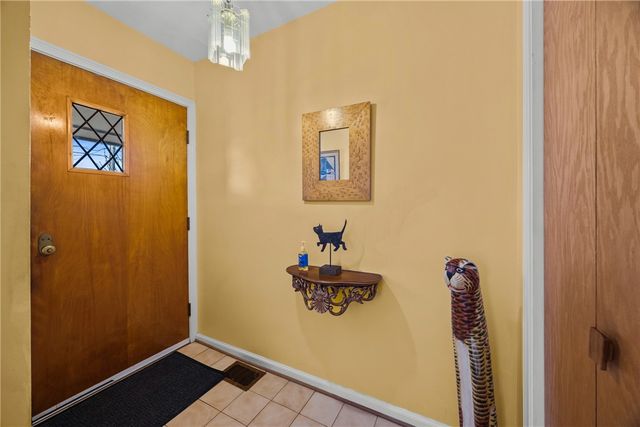 83 North Brook Street, Geneva City, NY 14456