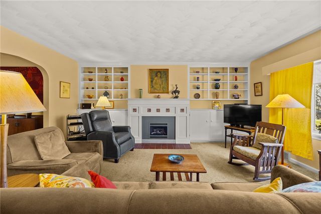 83 North Brook Street, Geneva City, NY 14456